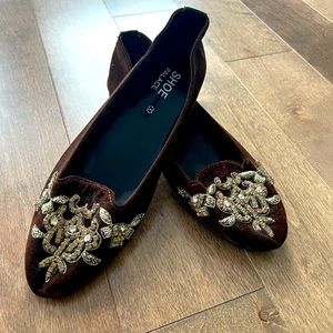 Fancy velvet flats with hand embroidery size 8